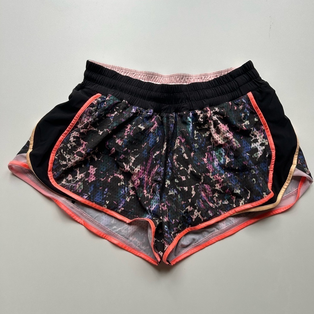 Lululemon Super Squad Short Floral Sport Black Multicolour gym running shorts - Picture 2 of 8